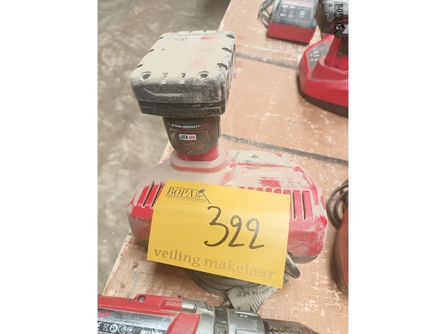 Lot 322 - accu boormachine milwaukee - afbeelding 3 van  3