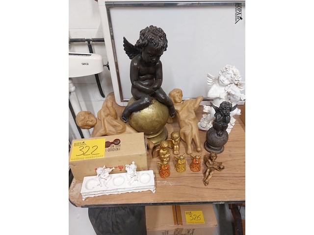 Lot 322 - diverse engelen decoratie beeldjes, ong 12 stuks - afbeelding 1 van  3
