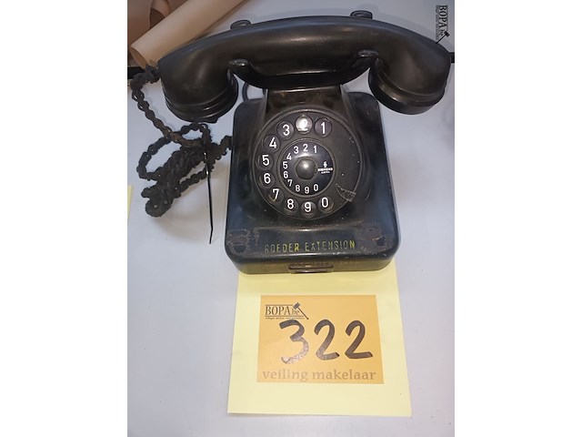Lot 322 - telefoon in bakeliet - afbeelding 1 van  3