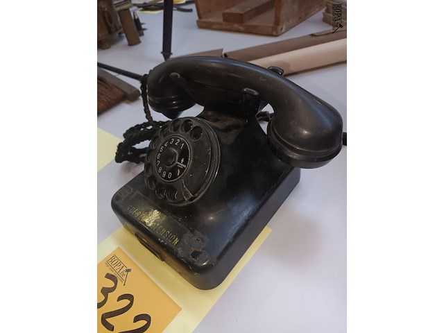 Lot 322 - telefoon in bakeliet - afbeelding 2 van  3