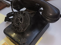 Lot 322 - telefoon in bakeliet - afbeelding 2 van  3