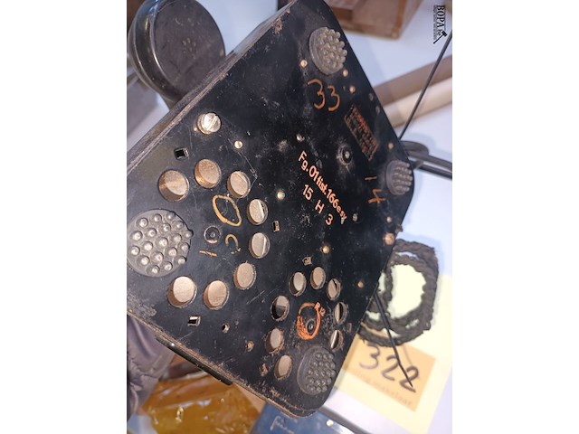 Lot 322 - telefoon in bakeliet - afbeelding 3 van  3