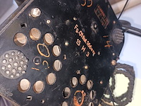 Lot 322 - telefoon in bakeliet - afbeelding 3 van  3