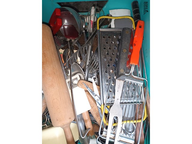 Lot 323 - bak met bestek - afbeelding 3 van  3