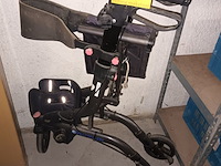 Lot 323 - rollator - afbeelding 1 van  2