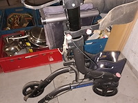 Lot 323 - rollator - afbeelding 2 van  2