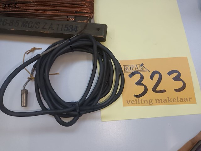 Lot 323 - spoel met koperen draad - afbeelding 3 van  3