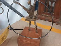 Lot 325 - kunstwerk in brons - afbeelding 3 van  6