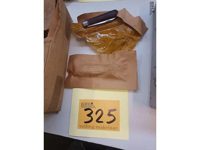 Lot 325 - militaire zakmessen. 13 stuks - afbeelding 2 van  4