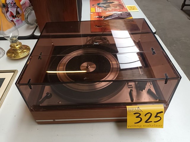 Lot 325 - platenspeler dual 1219 - afbeelding 1 van  4