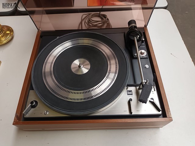Lot 325 - platenspeler dual 1219 - afbeelding 2 van  4