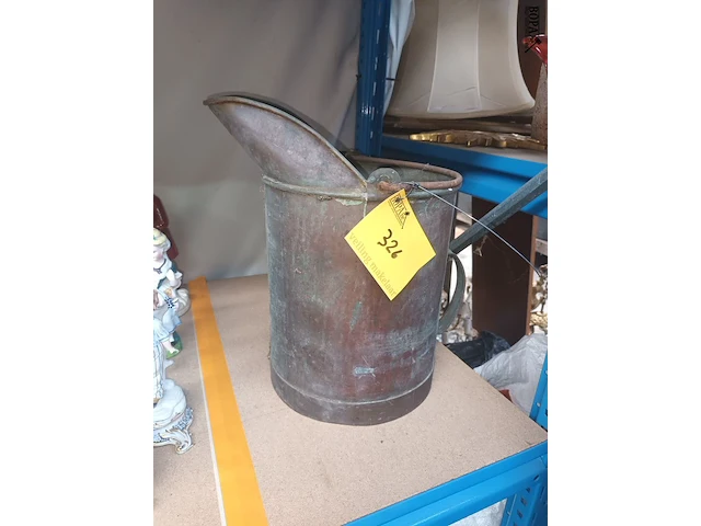 Lot 326 - grote koperen maatkan - afbeelding 1 van  3
