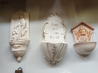 Lot 326 - wijwatervaatjes. 5 stuks - afbeelding 2 van  4