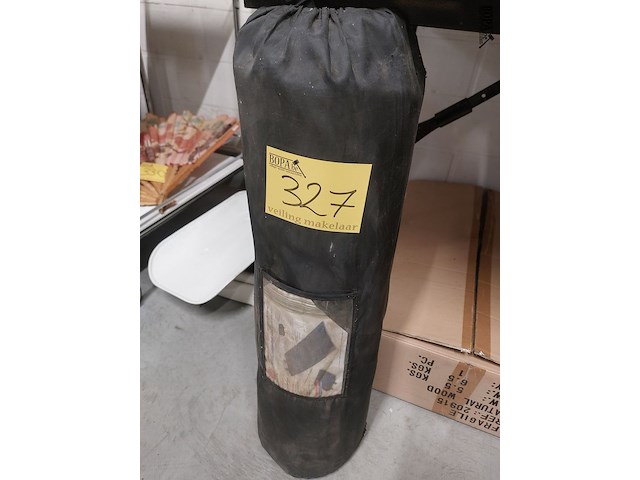 Lot 327 - zelfopblazende ligmat - afbeelding 1 van  2