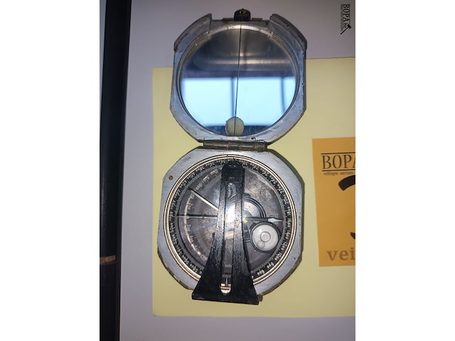 Lot 328 - compass m2 usa - afbeelding 3 van  3