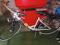 Lot 328 - damesfiets - afbeelding 1 van  4