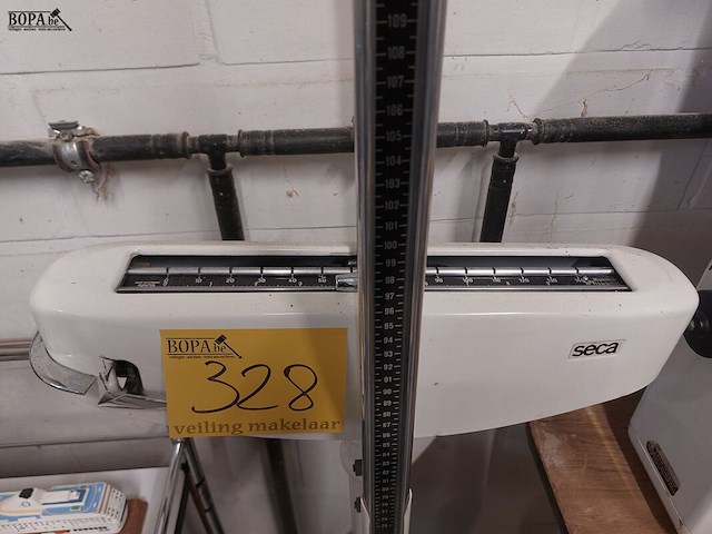 Lot 328 - medische weegschaal seca - afbeelding 2 van  5