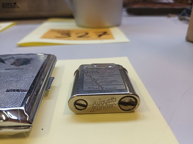 Lot 329 - aansteker en sigarendoosjes - afbeelding 3 van  6