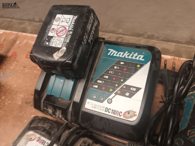 Lot 329 - accu klopboormachine makita - afbeelding 3 van  3