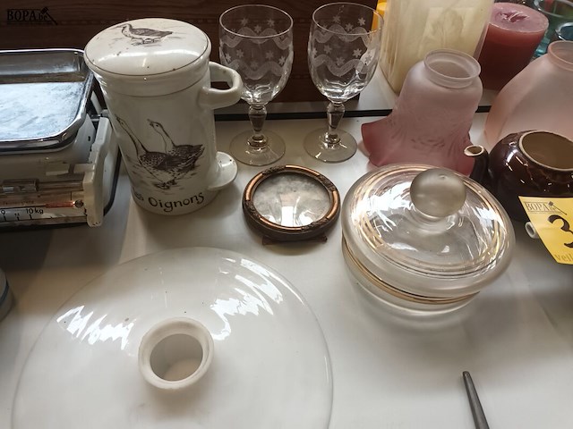 Lot 329 - brocante. 46 stuks - afbeelding 8 van  8