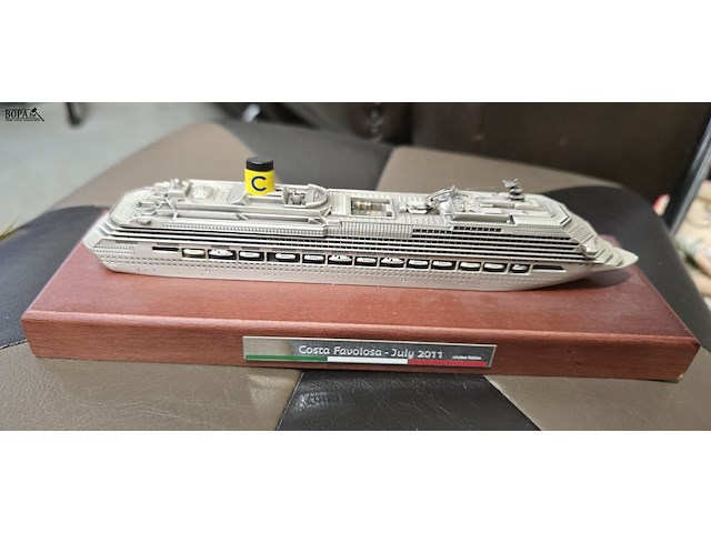 Lot 329 - miniatuur cruise schepen op schaal, 6 stuks - afbeelding 3 van  7
