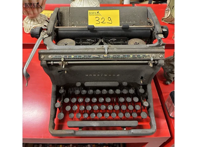 Lot 329 - retro typmachine underwood - afbeelding 1 van  2