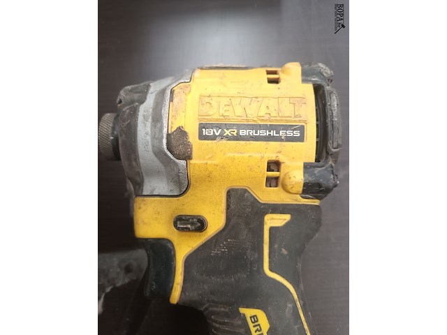Lot 33 - accu slagschroefmachine dewalt - afbeelding 2 van  4