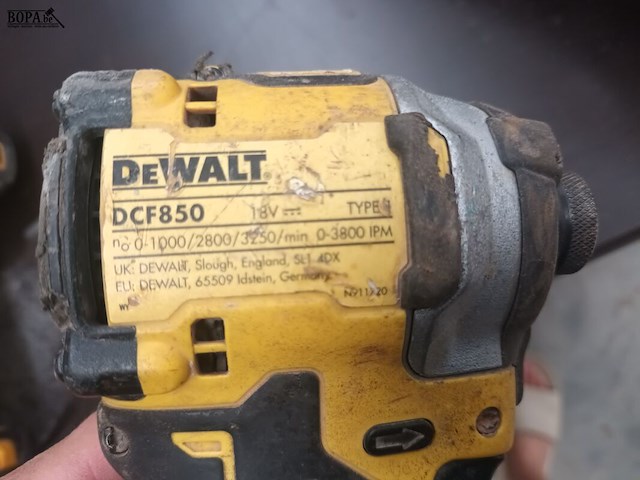 Lot 33 - accu slagschroefmachine dewalt - afbeelding 3 van  4