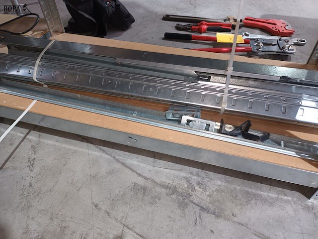 Lot 33 - aluminium rek. 2 stuks - afbeelding 2 van  3