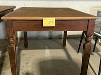 Lot 33 - antieken houten tafel met gedraaide poten - afbeelding 2 van  4