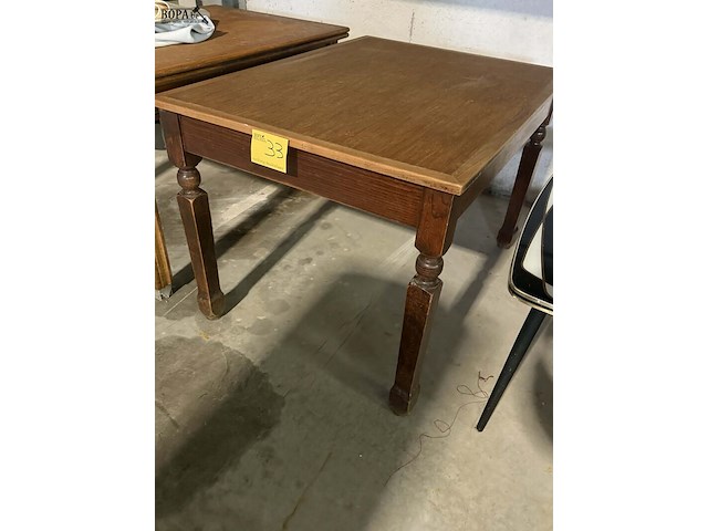 Lot 33 - antieken houten tafel met gedraaide poten - afbeelding 3 van  4