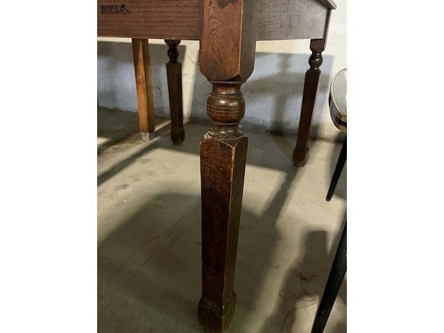 Lot 33 - antieken houten tafel met gedraaide poten - afbeelding 4 van  4