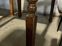 Lot 33 - antieken houten tafel met gedraaide poten - afbeelding 4 van  4