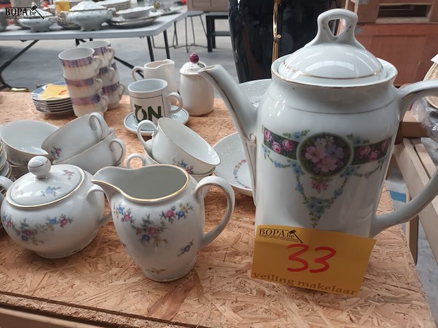 Lot 33 - bavaria koffieservies. 27 stuks - afbeelding 5 van  5