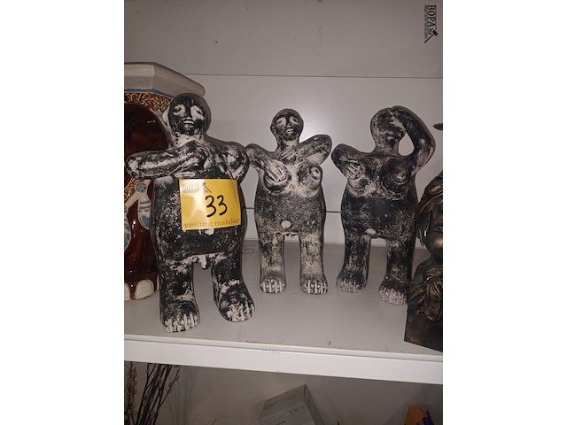 Lot 33 - beelden. 4 stuks - afbeelding 3 van  4