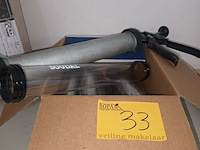 Lot 33 - beglazingskit en pistool - afbeelding 1 van  5