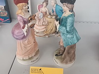 Lot 33 - biscuit beeldjes. 3 stuks - afbeelding 1 van  5