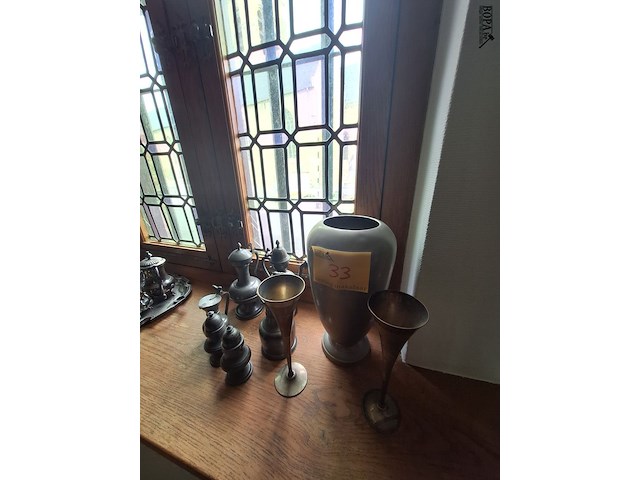 Lot 33 - decoratie. 9 stuks - afbeelding 1 van  3