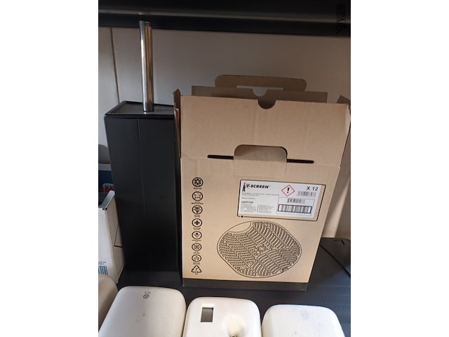 Lot 33 - diversen voor het toilet. 9 stuks - afbeelding 3 van  5