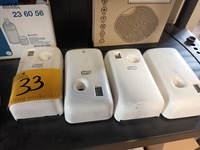 Lot 33 - diversen voor het toilet. 9 stuks - afbeelding 4 van  5