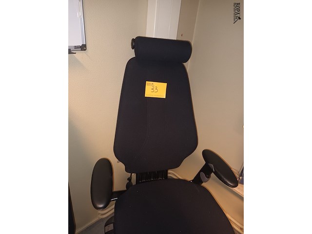 Lot 33 - ergonomische bureaustoel. 2 stuks - afbeelding 3 van  3