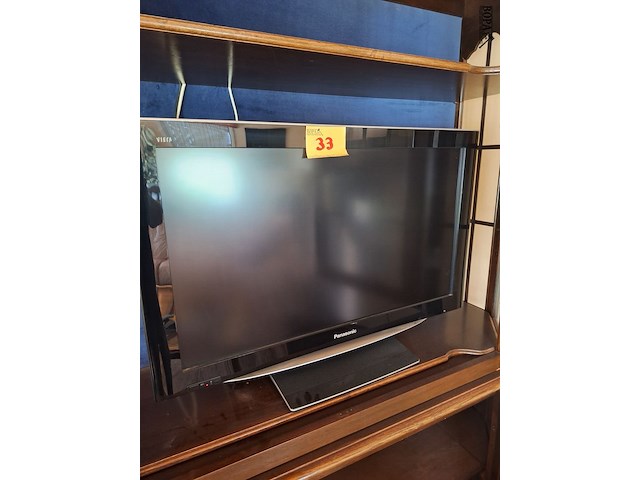 Lot 33 - flat tv panasonic - afbeelding 1 van  2