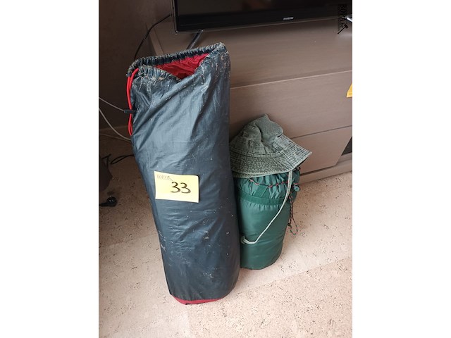 Lot 33 - kampeergerei. 3 stuks - afbeelding 1 van  2