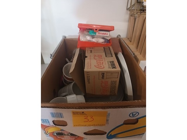 Lot 33 - keukengerei en ehbo - afbeelding 1 van  4