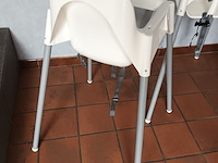 Lot 33 - kinderstoel. 2 stuks - afbeelding 3 van  4