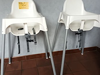 Lot 33 - kinderstoel. 2 stuks - afbeelding 4 van  4