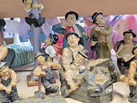Lot 33 - laurel & hardy beeldjes ong 13 stuks - afbeelding 3 van  4