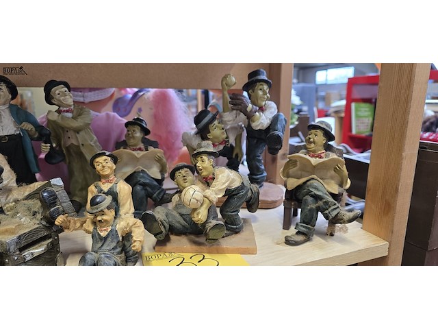 Lot 33 - laurel & hardy beeldjes ong 13 stuks - afbeelding 4 van  4