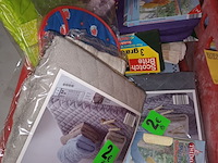 Lot 33 - linnen en poetsmateriaal - afbeelding 2 van  7