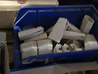 Lot 33 - lot stekkers en fittingen - afbeelding 3 van  4